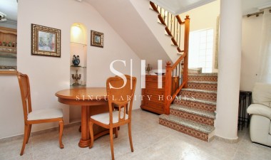 Återförsäljning - Villa - Orihuela Costa - Villamartin