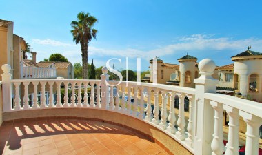 Återförsäljning - Villa - Orihuela Costa - Villamartin