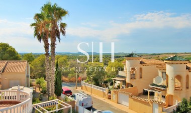 Återförsäljning - Villa - Orihuela Costa - Villamartin