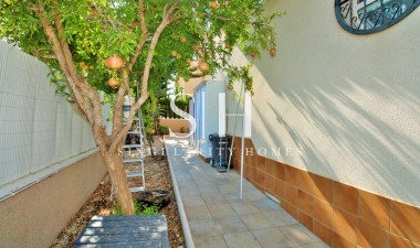 Återförsäljning - Villa - Orihuela Costa - Villamartin