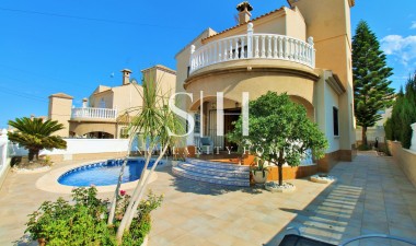 Återförsäljning - Villa - Orihuela Costa - Villamartin