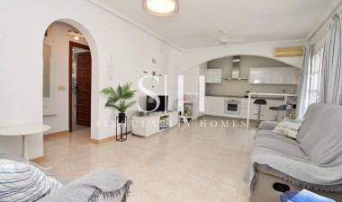 Återförsäljning - Villa - Orihuela Costa - Villamartin