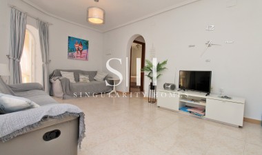 Återförsäljning - Villa - Orihuela Costa - Villamartin