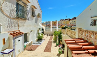 Återförsäljning - Villa - Orihuela Costa - Villamartin