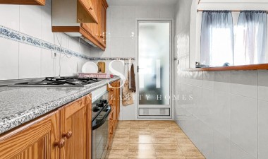 Resale - Apartment / flat - Mil Palmeras