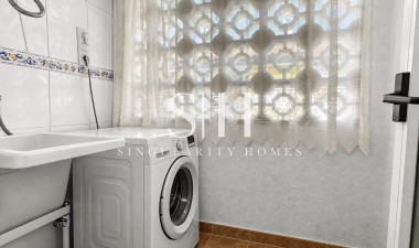 Resale - Apartment / flat - Mil Palmeras