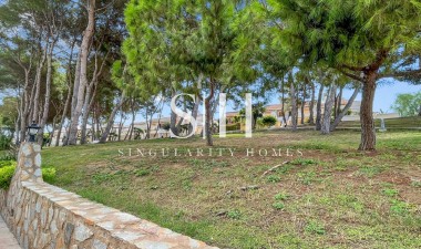 Resale - Apartment / flat - Mil Palmeras