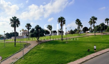 Resale - Bungalow - Torrevieja - Costa Blanca