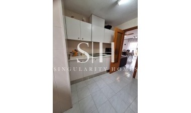 Resale - Apartment / flat - Torrevieja - Playa del Cura