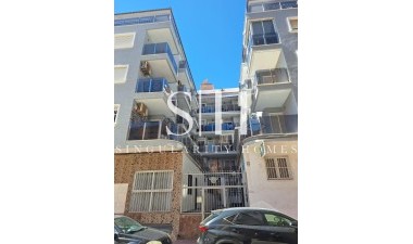 Resale - House - Torrevieja - Habaneras