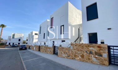 Odsprzedaż - Bungalow - Orihuela Costa - Las Ramblas