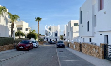 Odsprzedaż - Bungalow - Orihuela Costa - Las Ramblas