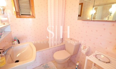 Resale - House - Torrevieja - Playa De Los Naufragos