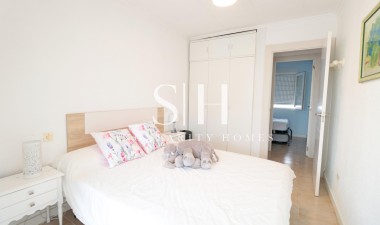 Resale - House - Torrevieja - Playa De Los Naufragos