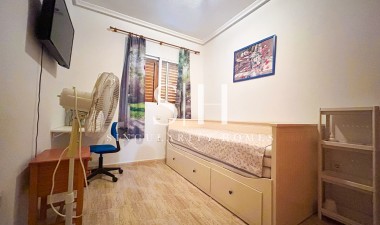 Resale - Apartment / flat - Mil Palmeras - Costa Blanca