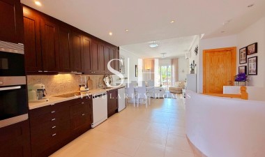Återförsäljning - Apartament - Orihuela Costa - Villamartín