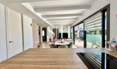 Resale - Villa - San Miguel de Salinas - Blue Lagoon - Galán