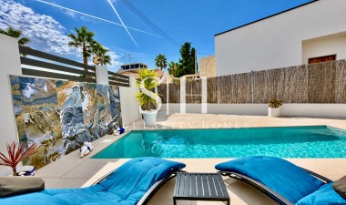 Resale - Villa - San Miguel de Salinas - Blue Lagoon - Galán