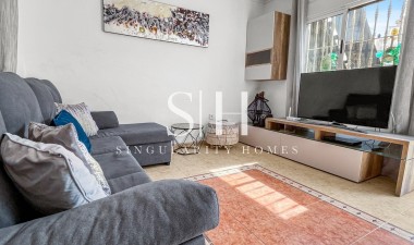 Resale - Bungalow - Torrevieja - La Siesta - El Salado -  Torreta