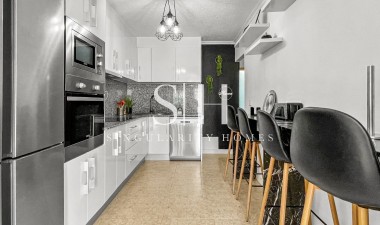 Resale - Bungalow - Torrevieja - La Siesta - El Salado -  Torreta