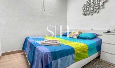 Resale - Bungalow - Torrevieja - La Siesta - El Salado -  Torreta