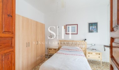 Resale - House - Torre - Pacheco - Roldán