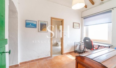 Resale - House - Torre - Pacheco - Roldán