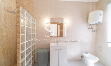Resale - House - Torre - Pacheco - Roldán