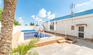 Resale - House - Torre - Pacheco - Roldán