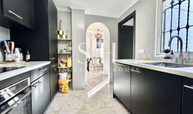 Återförsäljning - Villa - Orihuela Costa - Costa Blanca