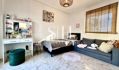 Återförsäljning - Villa - Orihuela Costa - Costa Blanca