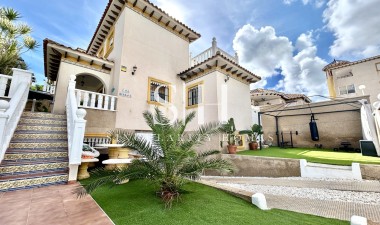 Återförsäljning - Villa - Orihuela Costa - Costa Blanca