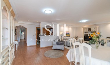 Odsprzedaż - Mieszkanie w bloku - Torrevieja - Centro