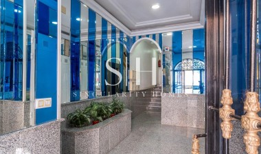 Odsprzedaż - Mieszkanie w bloku - Torrevieja - Centro