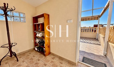 Resale - House - Torrevieja - La Siesta/ El Chaparral