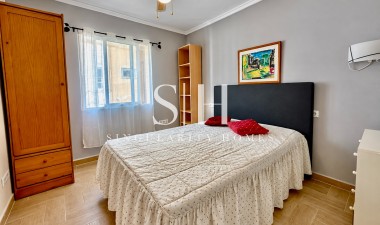 Resale - House - Torrevieja - La Siesta/ El Chaparral