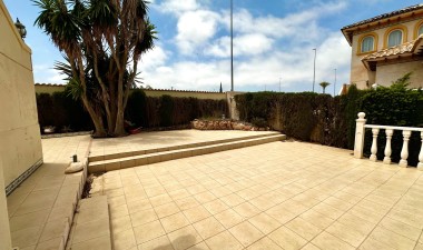 Resale - Villa - Orihuela Costa - La Zenia