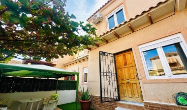 Resale - House - Torrevieja - Los altos