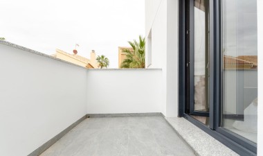 Obra nueva - Villa - Torrevieja - Torretas