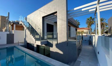 Obra nueva - Villa - Torrevieja - La Mata