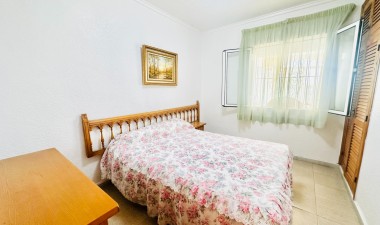 Resale - Villa - Torrevieja - La Siesta - El Salado -  Torreta