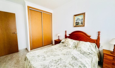 Resale - Villa - Torrevieja - La Siesta - El Salado -  Torreta