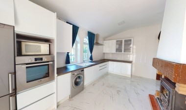 Resale - Villa - La marina - Alicante