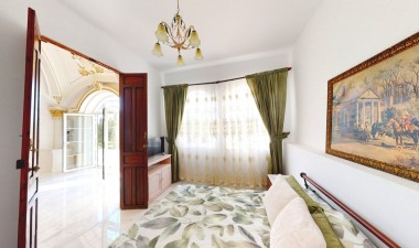 Resale - Villa - La marina - Alicante