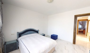 Resale - Villa - La marina - Alicante