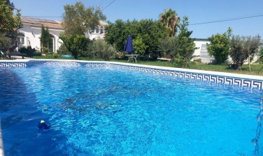 Resale - Villa - La marina - Alicante