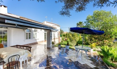 Resale - Villa - La marina - Alicante