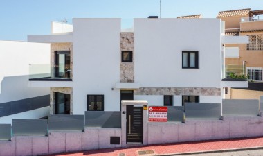 Nowy budynek - Villa - Torrevieja - La Mata