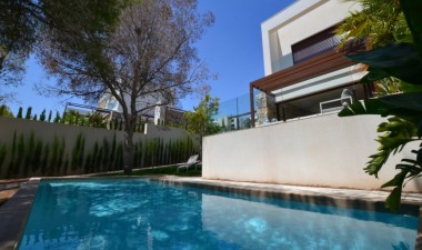 Resale - Pareado - Campoamor - Las colinas golf