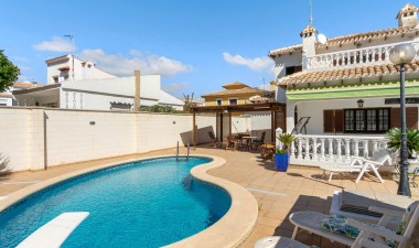 Resale - Villa - Orihuela Costa - La Zenia